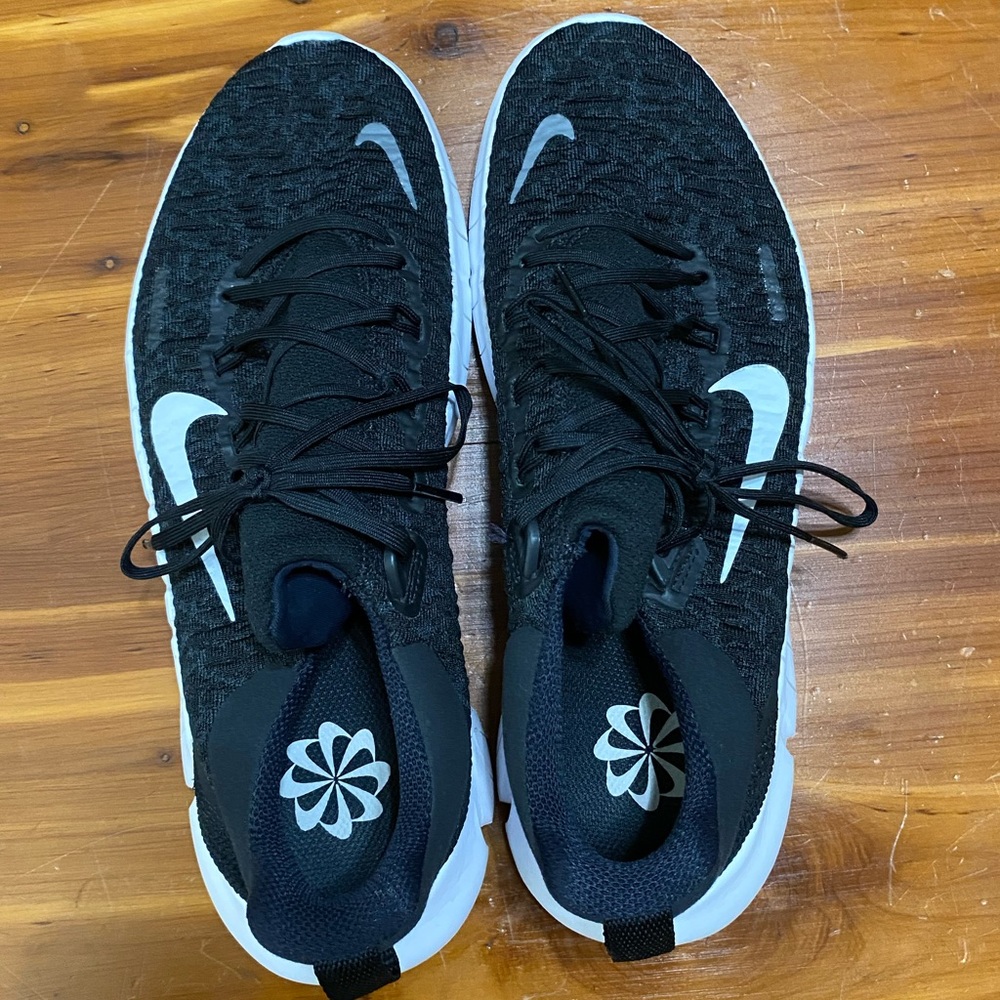 Nike-Free 5.0 tennis shoes